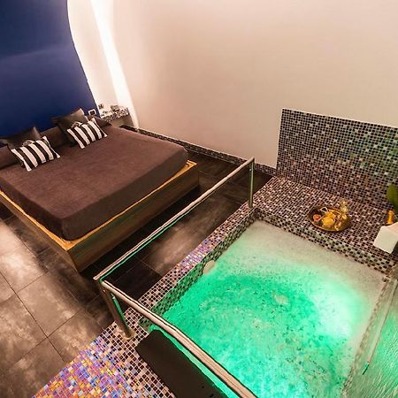 Hotel Tiro A Volo ปอซซุออลี ภายนอก รูปภาพ