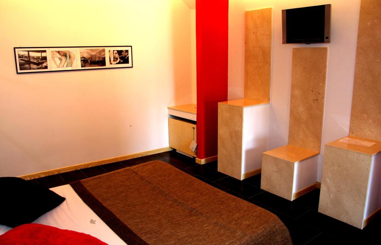 Hotel Tiro A Volo ปอซซุออลี ภายนอก รูปภาพ