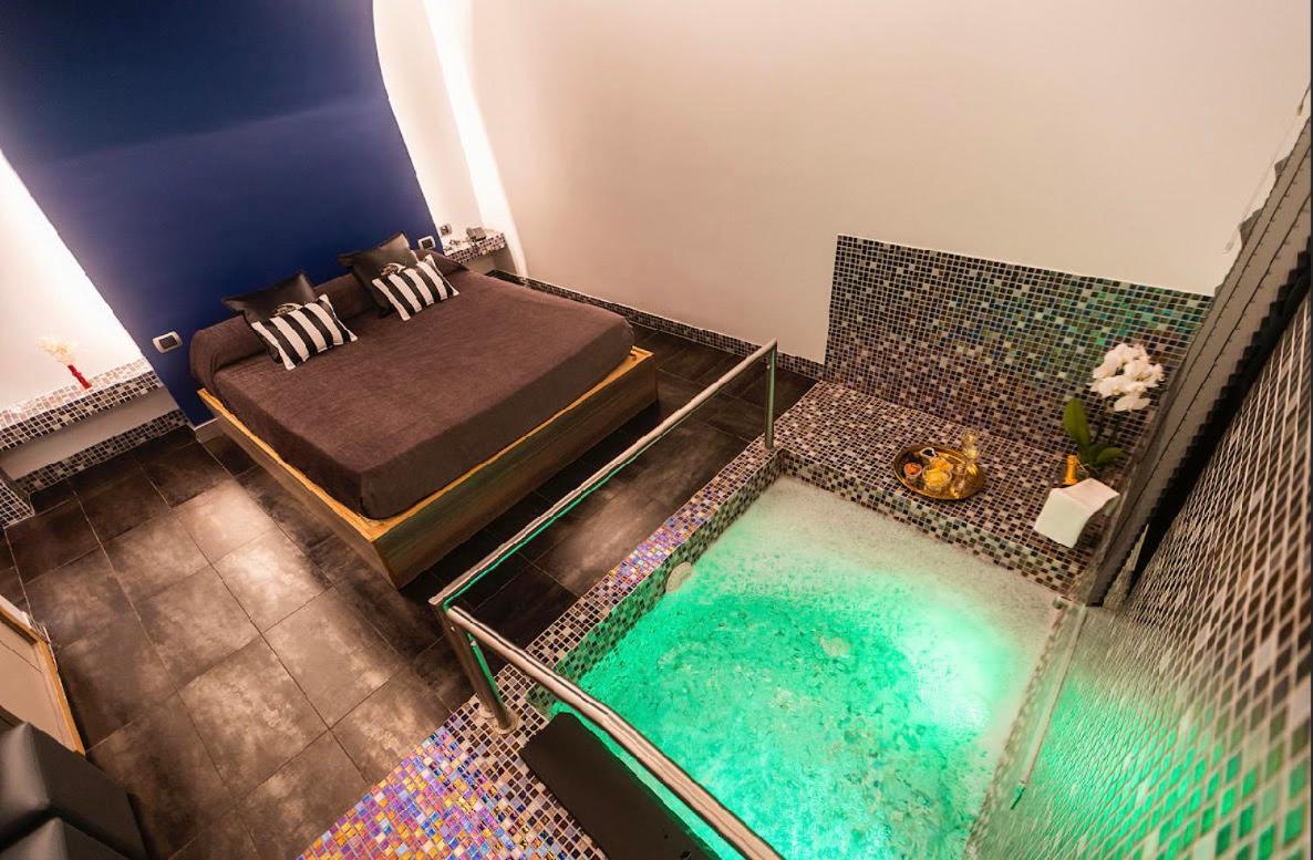 Hotel Tiro A Volo ปอซซุออลี ภายนอก รูปภาพ