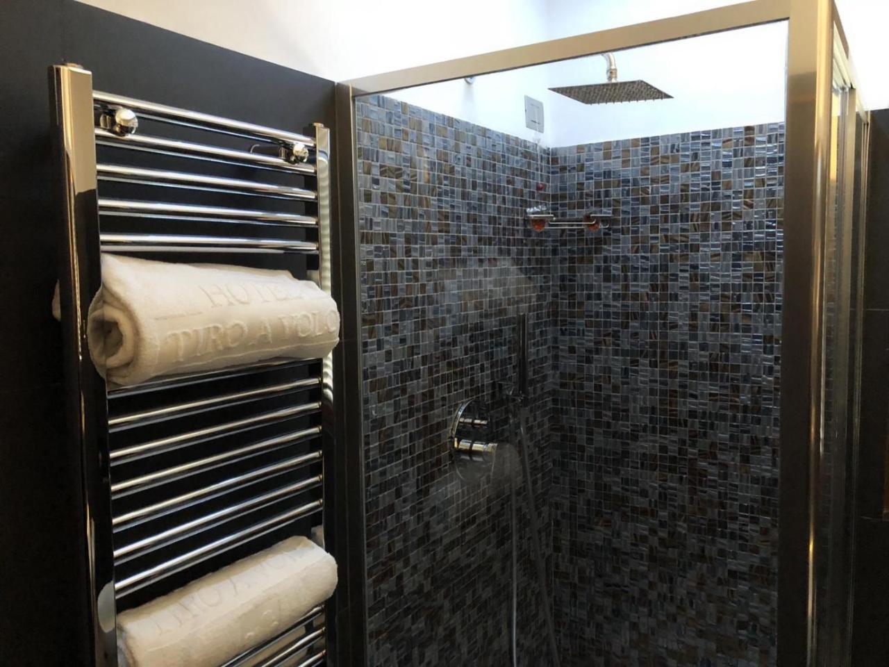 Hotel Tiro A Volo ปอซซุออลี ภายนอก รูปภาพ