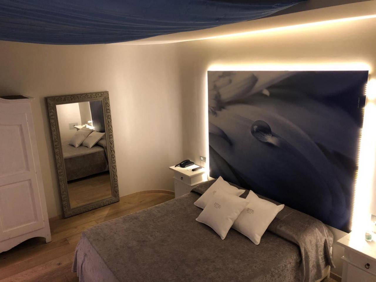 Hotel Tiro A Volo ปอซซุออลี ภายนอก รูปภาพ